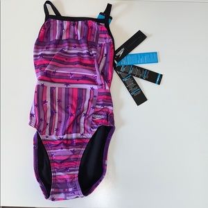 NEW WITH TAGS Speedo swim suit size 28